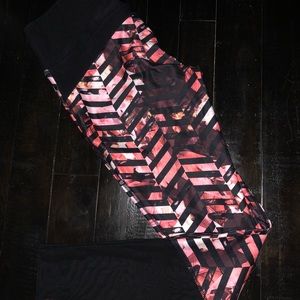 Medium Mondetta Pattern Yoga Pants